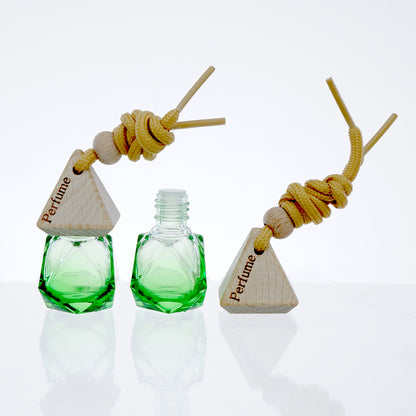 ขวดCarเหลี่ยม เขียว 8 ML.(ใบ)