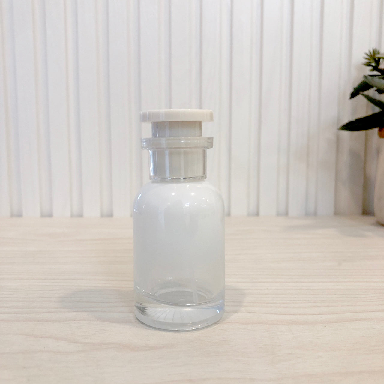 ขวดหลุยส์ ขาวพาสเทล 30ML.