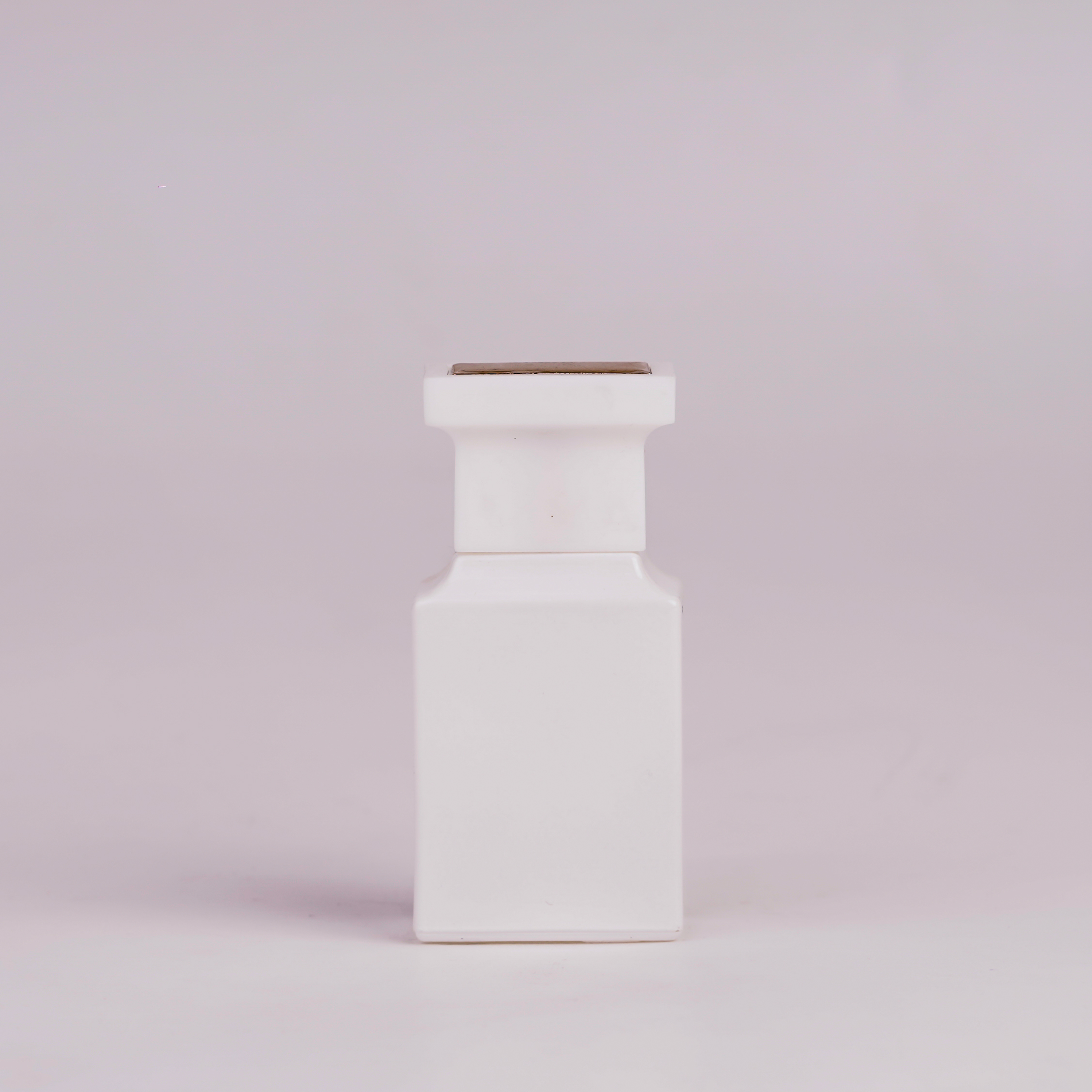 ขวดTOMFORD สีขาว 30 ML.(A1)