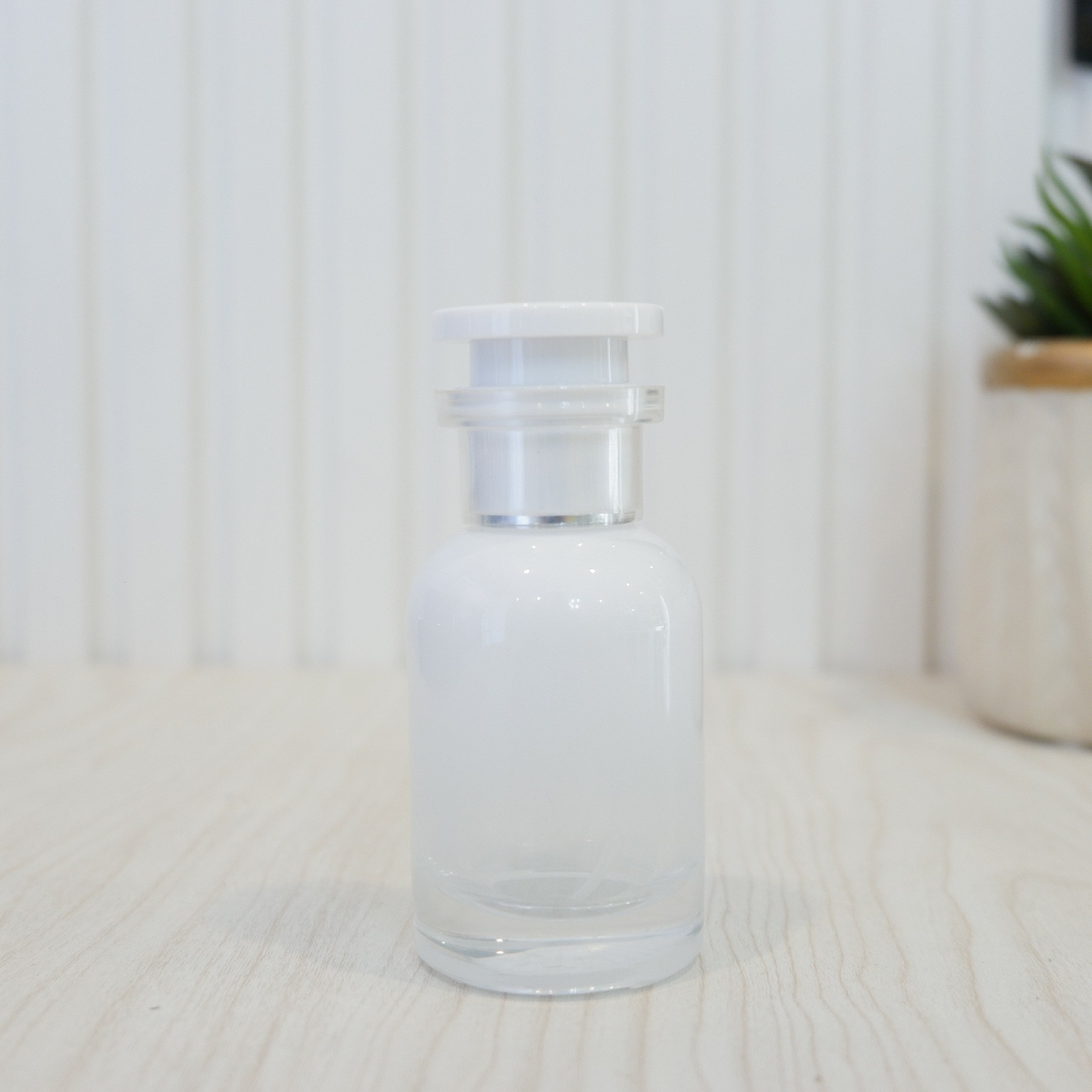 ขวดหลุยส์ ขาวพาสเทล 30 ml.