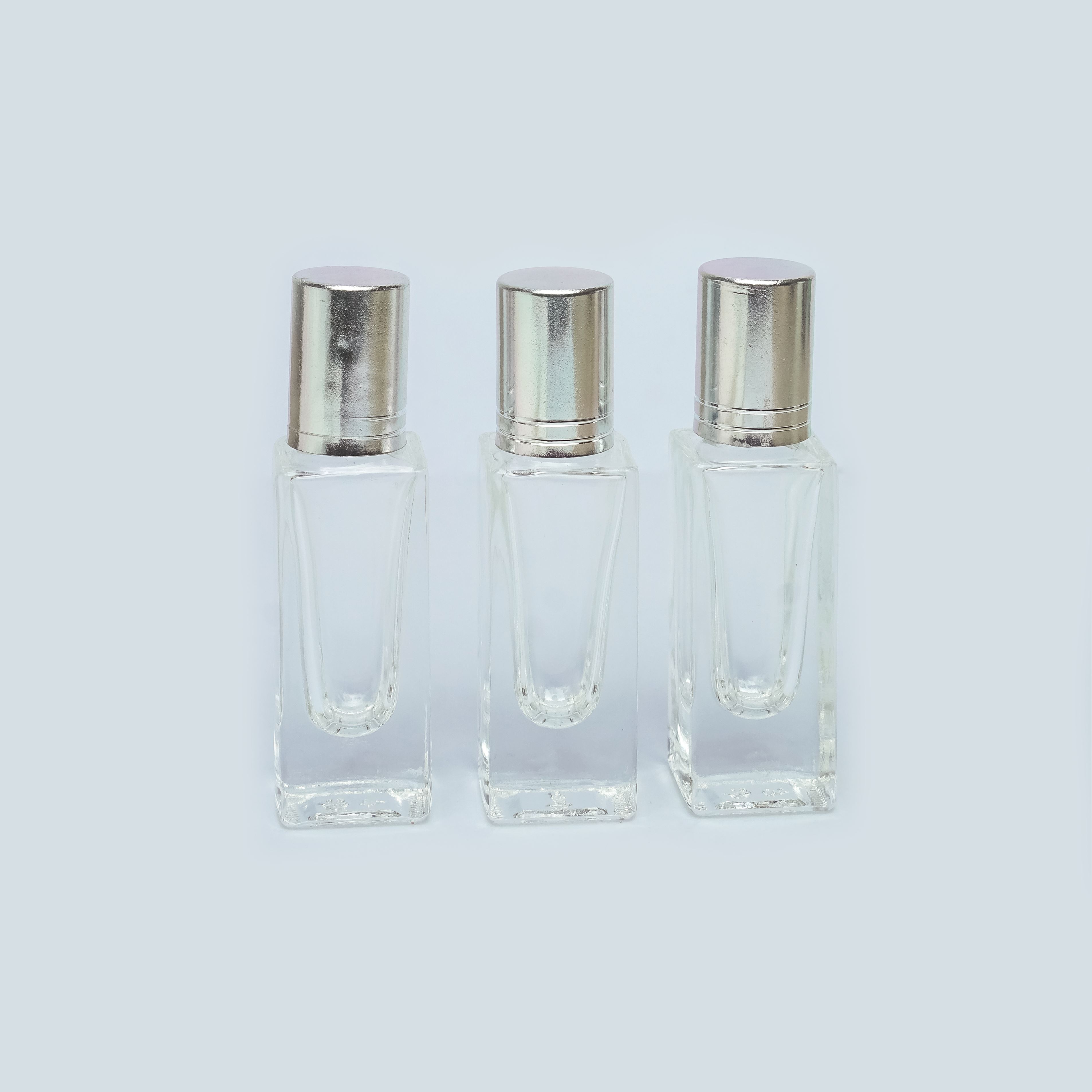 ลูกกลิ้งเหลี่ยมใส6 MLฝาสีเงิน (F)